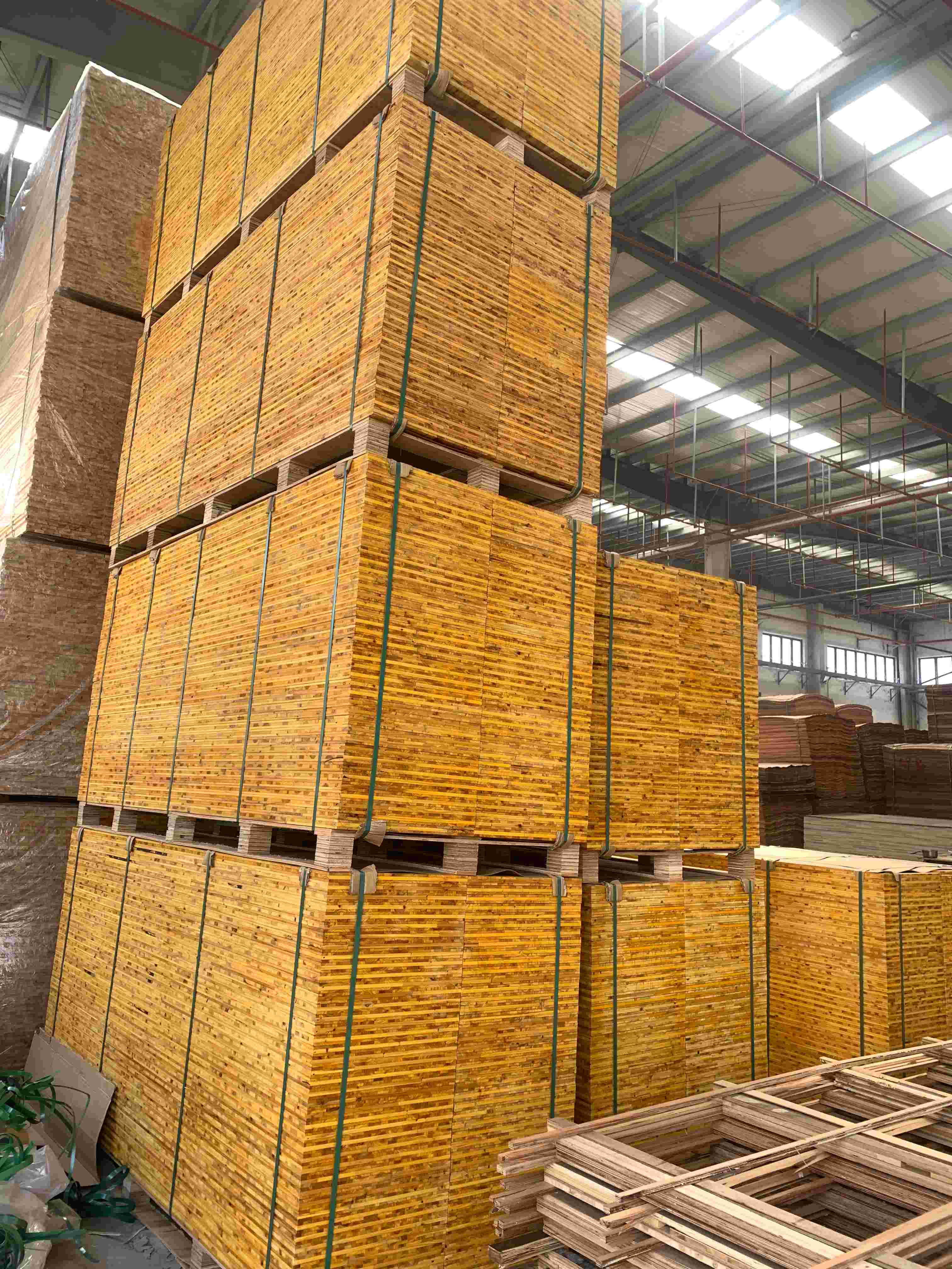 Yellow 3 Ply Formwork Phenolic Plywood Construction Shuttering Panels (1)(1)